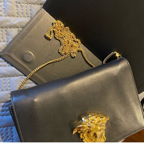 Versace Medusa elegant crossbody bag - Picture 2 of 5